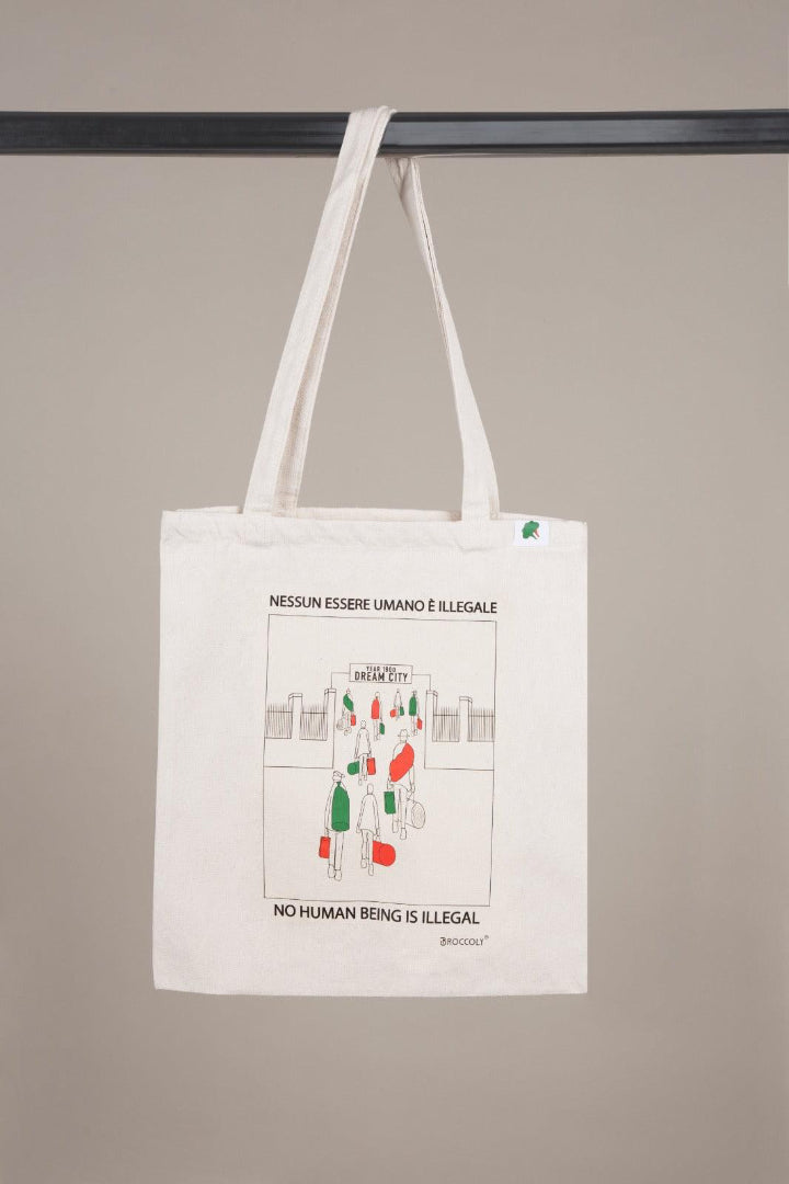 tote-bag-nessun-essere-umano-ee-illegale - Broccoly®